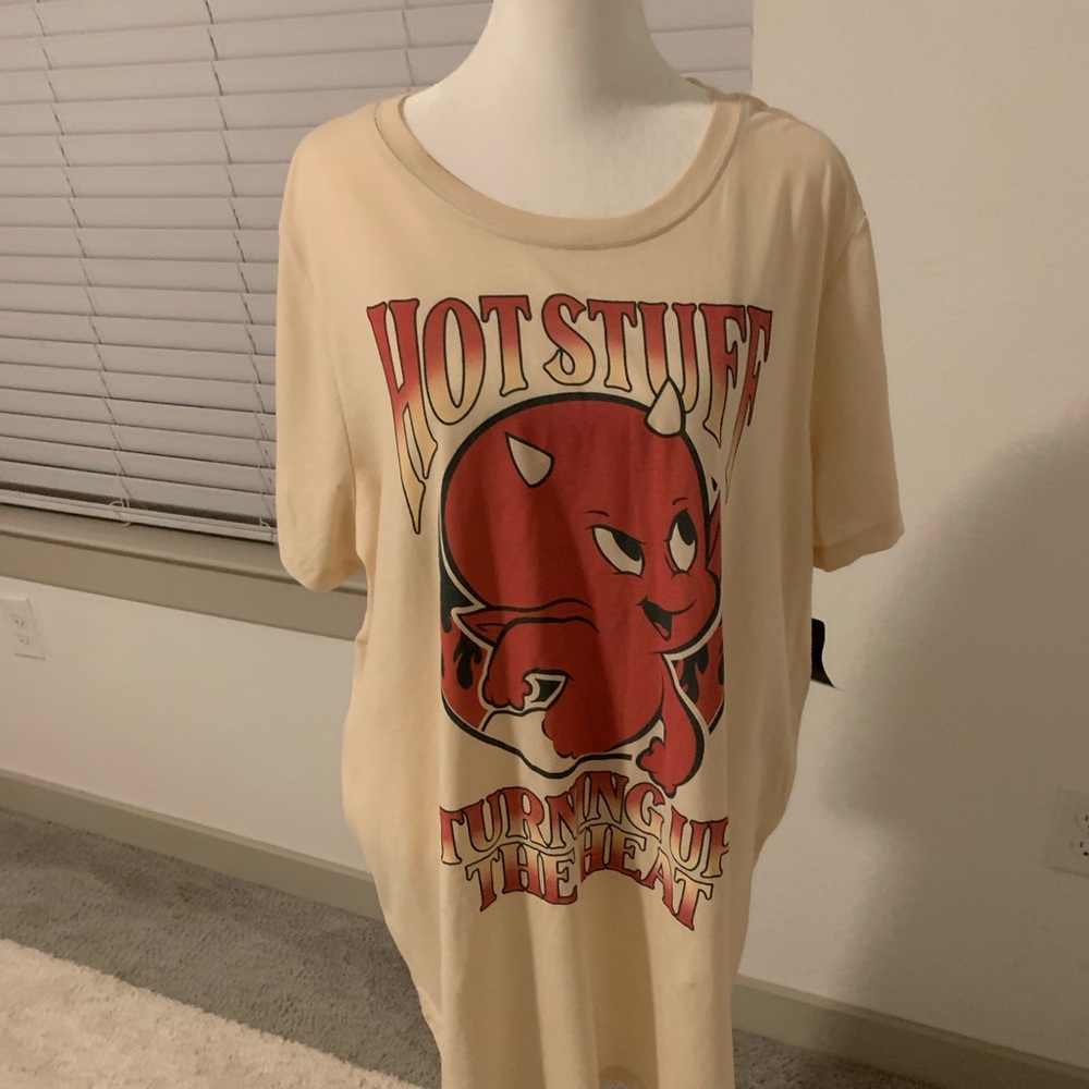 Torrid Graphic Tee-Shirt NWT - Picture 5 of 9